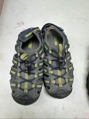 Khombu Grey and Lime Kids Sport Sandals